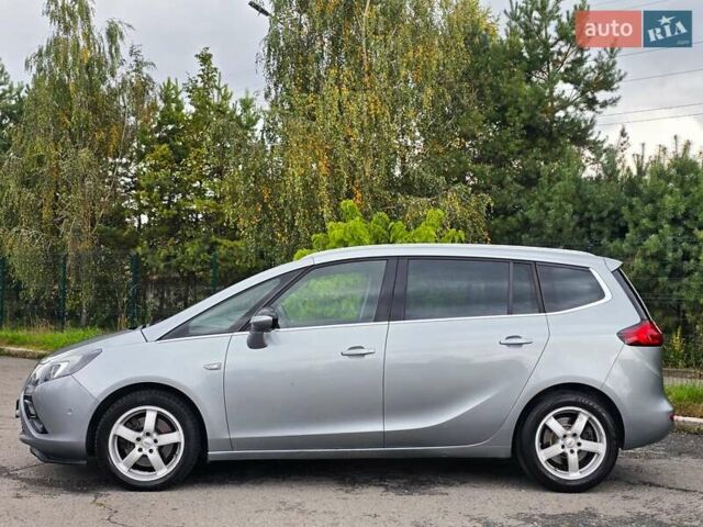 Серый Опель Zafira Tourer, объемом двигателя 2 л и пробегом 261 тыс. км за 10499 $, фото 9 на Automoto.ua