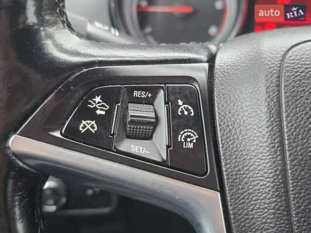 Серый Опель Zafira Tourer, объемом двигателя 2 л и пробегом 261 тыс. км за 10499 $, фото 32 на Automoto.ua