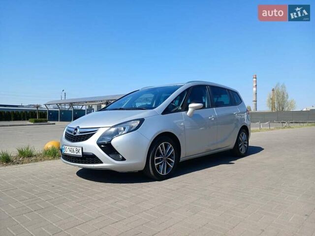 Серый Опель Zafira Tourer, объемом двигателя 1.96 л и пробегом 187 тыс. км за 9999 $, фото 1 на Automoto.ua