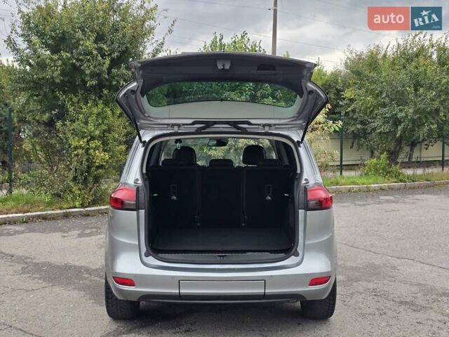 Серый Опель Zafira Tourer, объемом двигателя 2 л и пробегом 261 тыс. км за 10499 $, фото 72 на Automoto.ua