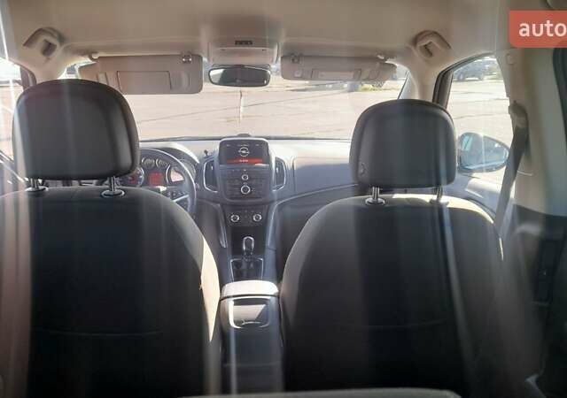 Серый Опель Zafira Tourer, объемом двигателя 2 л и пробегом 193 тыс. км за 11200 $, фото 31 на Automoto.ua
