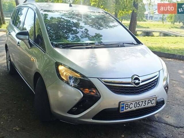 Серый Опель Zafira Tourer, объемом двигателя 2 л и пробегом 201 тыс. км за 11850 $, фото 1 на Automoto.ua