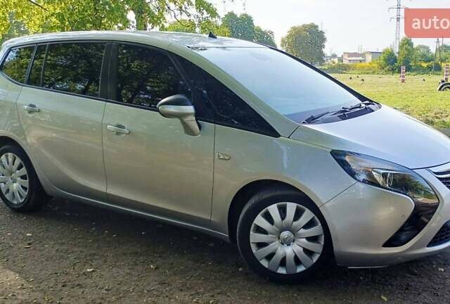 Серый Опель Zafira Tourer, объемом двигателя 2 л и пробегом 201 тыс. км за 11100 $, фото 13 на Automoto.ua