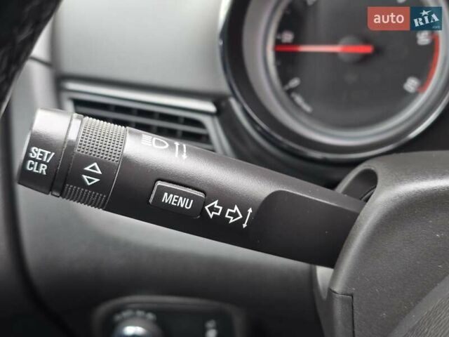 Серый Опель Zafira Tourer, объемом двигателя 2 л и пробегом 261 тыс. км за 10499 $, фото 31 на Automoto.ua