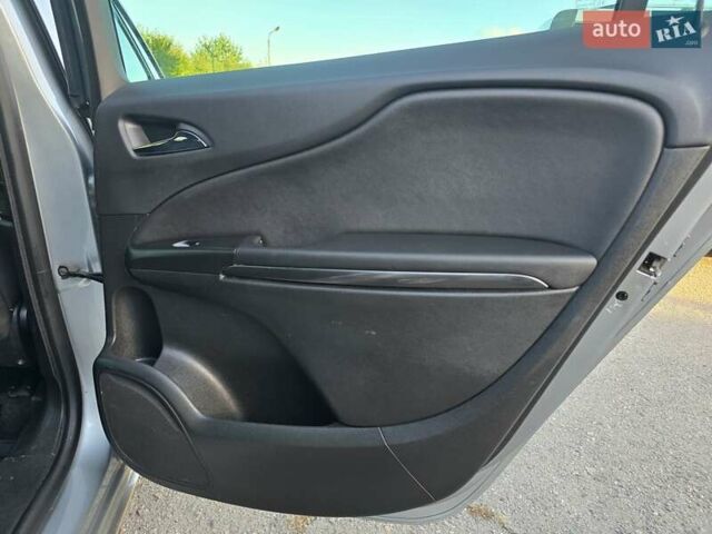 Серый Опель Zafira Tourer, объемом двигателя 2 л и пробегом 261 тыс. км за 10499 $, фото 61 на Automoto.ua