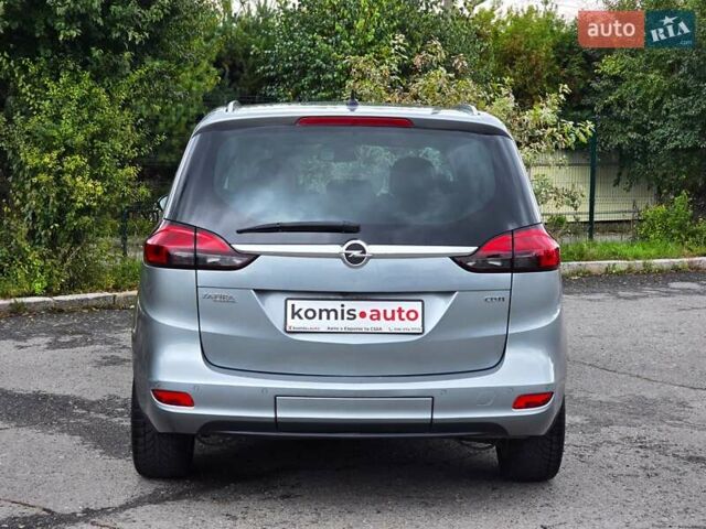Серый Опель Zafira Tourer, объемом двигателя 2 л и пробегом 261 тыс. км за 10499 $, фото 6 на Automoto.ua