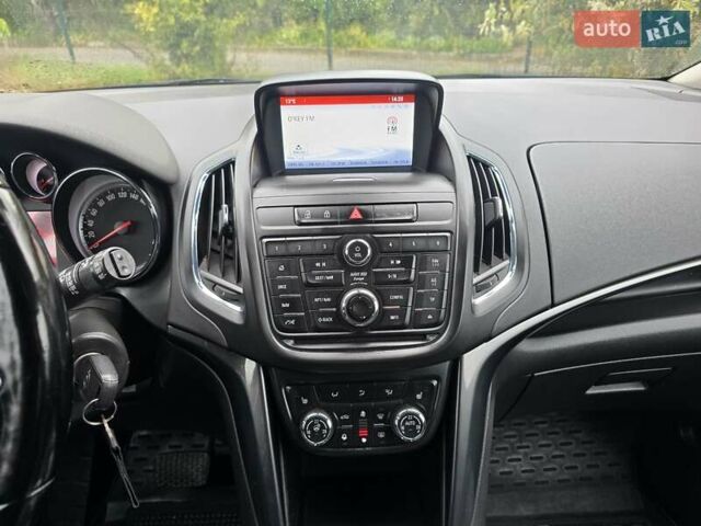 Серый Опель Zafira Tourer, объемом двигателя 2 л и пробегом 261 тыс. км за 10499 $, фото 38 на Automoto.ua