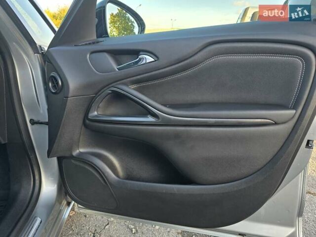 Серый Опель Zafira Tourer, объемом двигателя 2 л и пробегом 261 тыс. км за 10499 $, фото 54 на Automoto.ua
