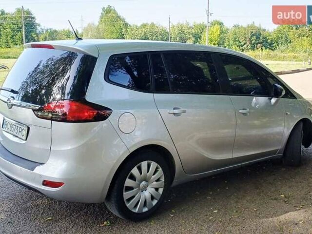 Серый Опель Zafira Tourer, объемом двигателя 2 л и пробегом 201 тыс. км за 11850 $, фото 16 на Automoto.ua