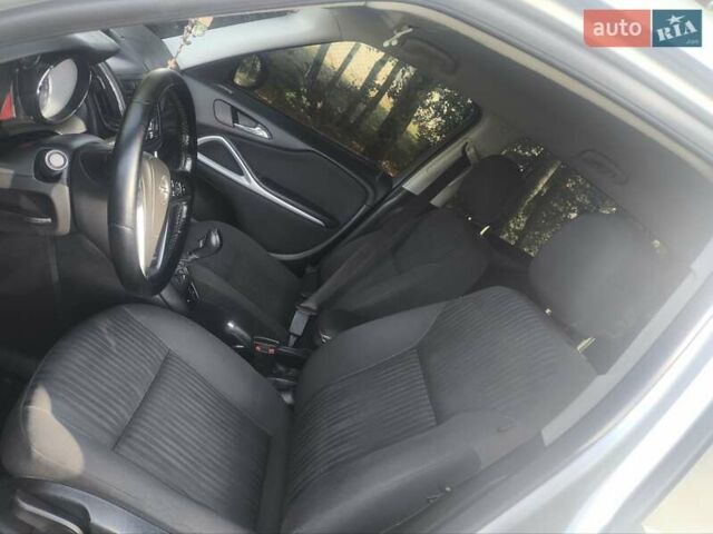 Серый Опель Zafira Tourer, объемом двигателя 2 л и пробегом 201 тыс. км за 11850 $, фото 21 на Automoto.ua