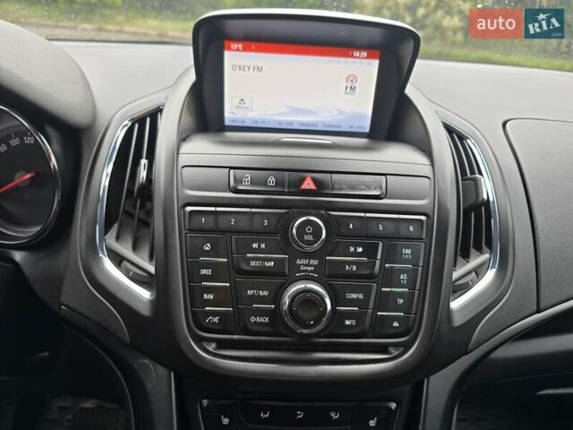 Серый Опель Zafira Tourer, объемом двигателя 2 л и пробегом 261 тыс. км за 10499 $, фото 29 на Automoto.ua