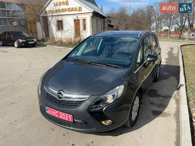 Серый Опель Zafira Tourer, объемом двигателя 1.6 л и пробегом 194 тыс. км за 11600 $, фото 2 на Automoto.ua