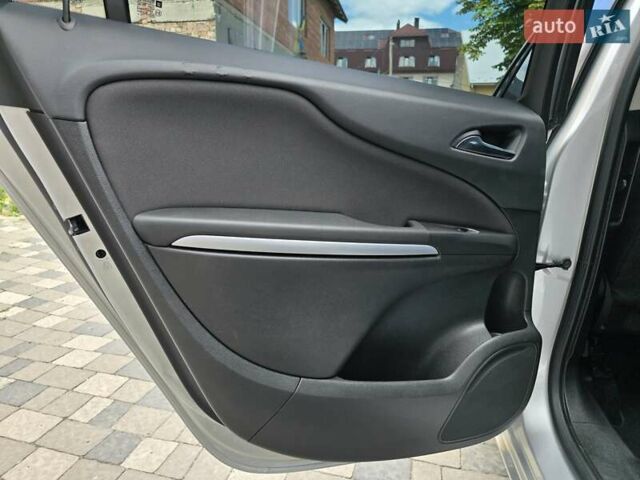 Сірий Опель Zafira Tourer, об'ємом двигуна 1.6 л та пробігом 218 тис. км за 10500 $, фото 30 на Automoto.ua