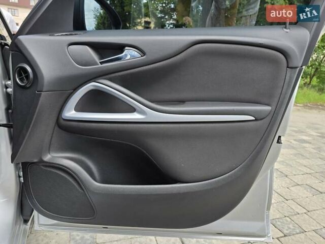 Сірий Опель Zafira Tourer, об'ємом двигуна 1.6 л та пробігом 218 тис. км за 10500 $, фото 28 на Automoto.ua
