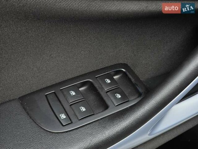 Сірий Опель Zafira Tourer, об'ємом двигуна 1.6 л та пробігом 218 тис. км за 10500 $, фото 33 на Automoto.ua