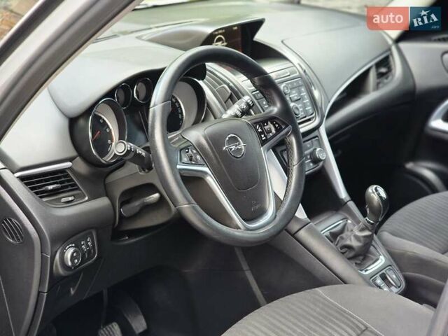 Сірий Опель Zafira Tourer, об'ємом двигуна 1.6 л та пробігом 218 тис. км за 10500 $, фото 16 на Automoto.ua