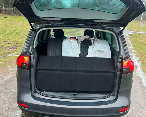 Сірий Опель Zafira Tourer, об'ємом двигуна 1.6 л та пробігом 160 тис. км за 9190 $, фото 6 на Automoto.ua