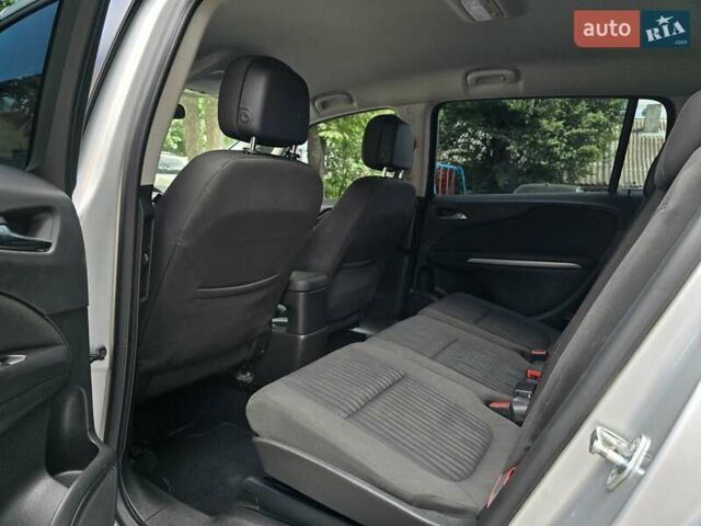 Сірий Опель Zafira Tourer, об'ємом двигуна 1.6 л та пробігом 218 тис. км за 10500 $, фото 20 на Automoto.ua