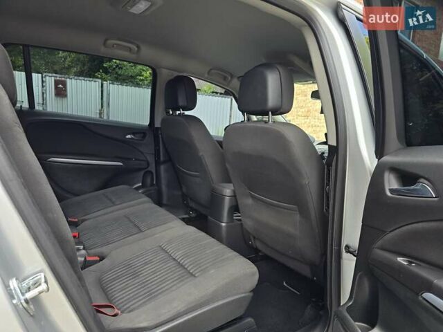Сірий Опель Zafira Tourer, об'ємом двигуна 1.6 л та пробігом 218 тис. км за 10500 $, фото 24 на Automoto.ua