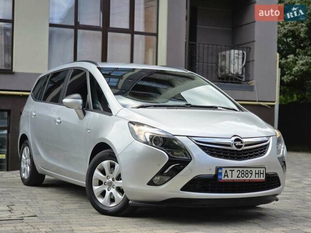 Сірий Опель Zafira Tourer, об'ємом двигуна 1.6 л та пробігом 218 тис. км за 10500 $, фото 8 на Automoto.ua