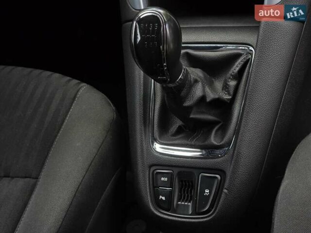 Сірий Опель Zafira Tourer, об'ємом двигуна 1.6 л та пробігом 218 тис. км за 10500 $, фото 34 на Automoto.ua
