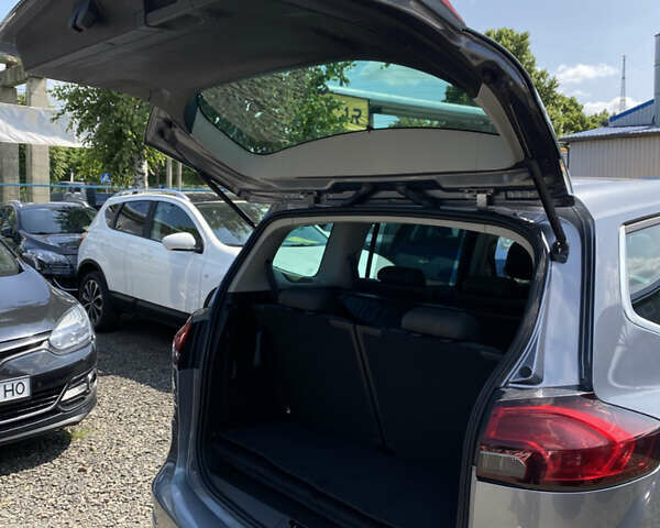 Серый Опель Zafira Tourer, объемом двигателя 1.6 л и пробегом 196 тыс. км за 13500 $, фото 6 на Automoto.ua