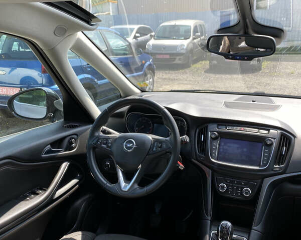 Серый Опель Zafira Tourer, объемом двигателя 1.6 л и пробегом 196 тыс. км за 13500 $, фото 16 на Automoto.ua