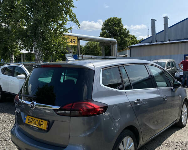Серый Опель Zafira Tourer, объемом двигателя 1.6 л и пробегом 196 тыс. км за 13500 $, фото 3 на Automoto.ua