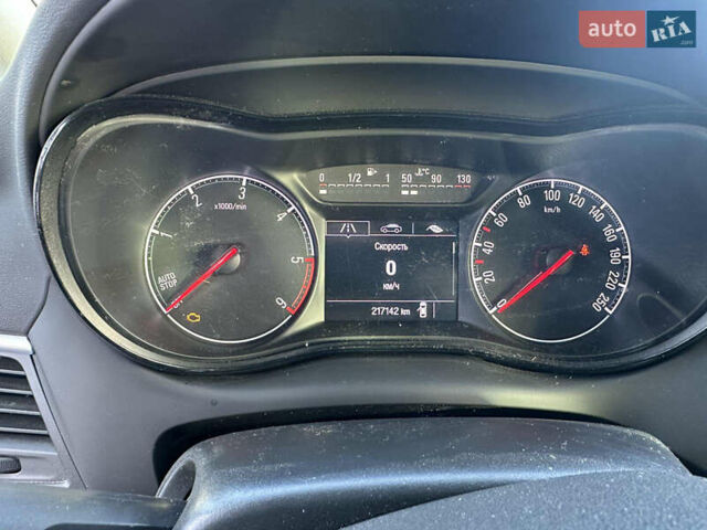 Серый Опель Zafira Tourer, объемом двигателя 1.6 л и пробегом 217 тыс. км за 11700 $, фото 22 на Automoto.ua
