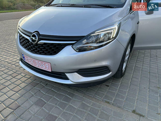 Серый Опель Zafira Tourer, объемом двигателя 1.6 л и пробегом 217 тыс. км за 11700 $, фото 14 на Automoto.ua