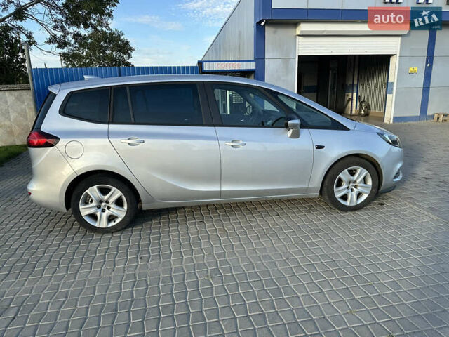 Серый Опель Zafira Tourer, объемом двигателя 1.6 л и пробегом 217 тыс. км за 11700 $, фото 12 на Automoto.ua
