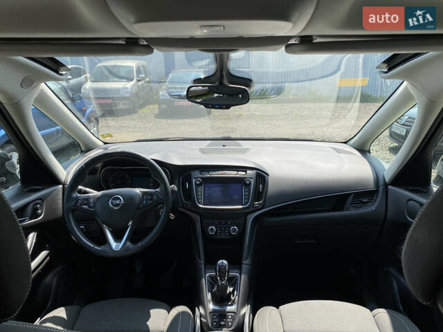 Серый Опель Zafira Tourer, объемом двигателя 1.6 л и пробегом 196 тыс. км за 13500 $, фото 17 на Automoto.ua