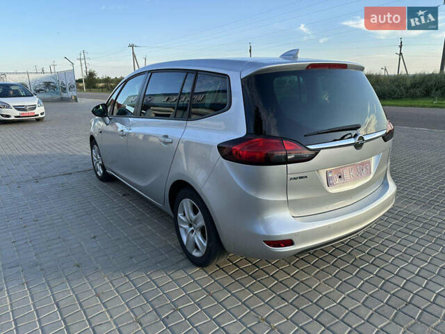 Серый Опель Zafira Tourer, объемом двигателя 1.6 л и пробегом 217 тыс. км за 11700 $, фото 7 на Automoto.ua