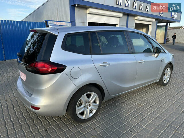 Серый Опель Zafira Tourer, объемом двигателя 1.6 л и пробегом 217 тыс. км за 11700 $, фото 10 на Automoto.ua