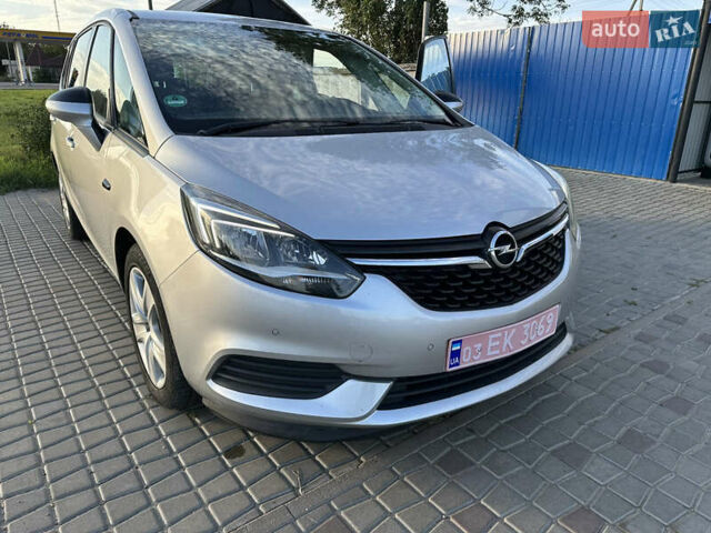 Серый Опель Zafira Tourer, объемом двигателя 1.6 л и пробегом 217 тыс. км за 11700 $, фото 13 на Automoto.ua