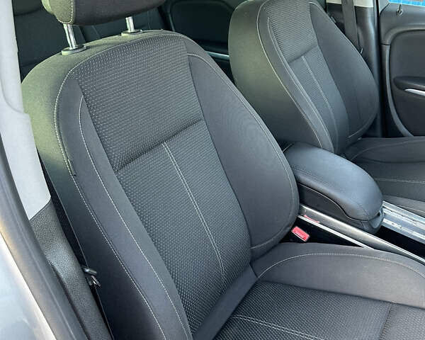 Серый Опель Zafira Tourer, объемом двигателя 1.6 л и пробегом 217 тыс. км за 11700 $, фото 30 на Automoto.ua