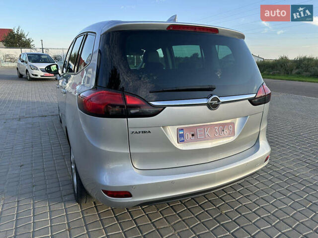 Серый Опель Zafira Tourer, объемом двигателя 1.6 л и пробегом 217 тыс. км за 11700 $, фото 8 на Automoto.ua