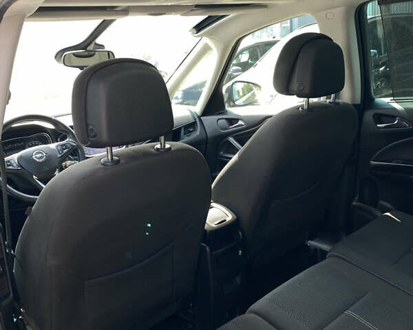 Серый Опель Zafira Tourer, объемом двигателя 1.6 л и пробегом 196 тыс. км за 13500 $, фото 18 на Automoto.ua