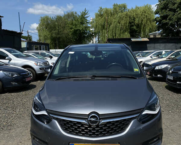 Серый Опель Zafira Tourer, объемом двигателя 1.6 л и пробегом 196 тыс. км за 13500 $, фото 1 на Automoto.ua