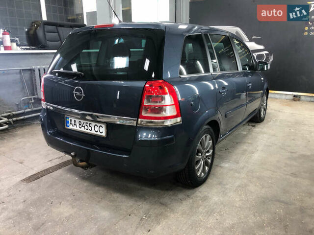 Синій Опель Zafira Tourer, об'ємом двигуна 1.69 л та пробігом 330 тис. км за 6100 $, фото 2 на Automoto.ua