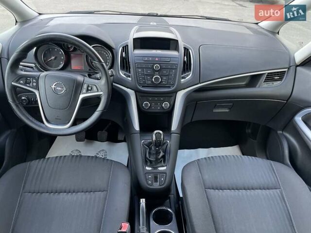 Синий Опель Zafira Tourer, объемом двигателя 2 л и пробегом 187 тыс. км за 10500 $, фото 49 на Automoto.ua