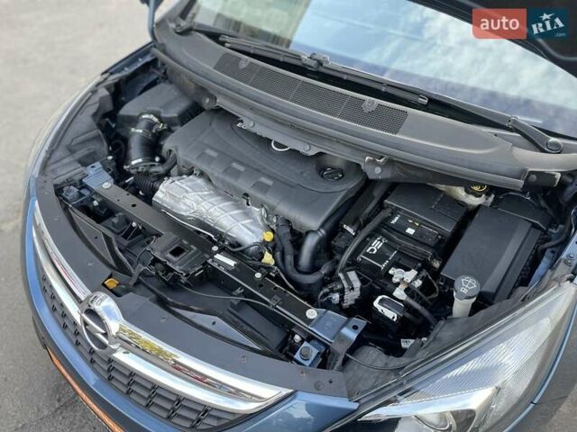 Синий Опель Zafira Tourer, объемом двигателя 2 л и пробегом 187 тыс. км за 10500 $, фото 27 на Automoto.ua