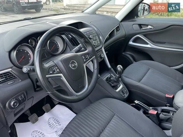 Синий Опель Zafira Tourer, объемом двигателя 2 л и пробегом 187 тыс. км за 10500 $, фото 48 на Automoto.ua
