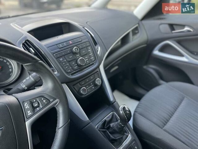 Синий Опель Zafira Tourer, объемом двигателя 2 л и пробегом 187 тыс. км за 10500 $, фото 42 на Automoto.ua