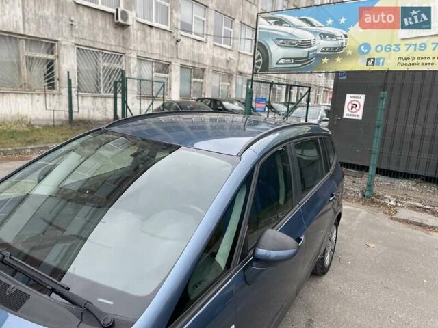 Синий Опель Zafira Tourer, объемом двигателя 2 л и пробегом 187 тыс. км за 10500 $, фото 54 на Automoto.ua