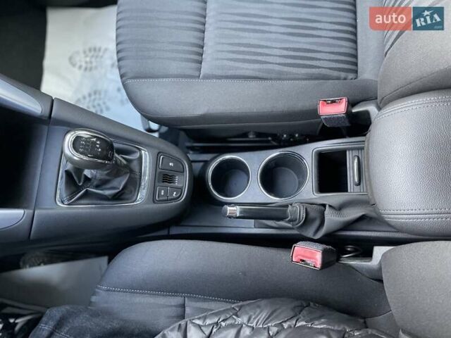 Синий Опель Zafira Tourer, объемом двигателя 2 л и пробегом 187 тыс. км за 10500 $, фото 41 на Automoto.ua