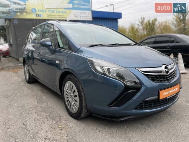 Синий Опель Zafira Tourer, объемом двигателя 2 л и пробегом 187 тыс. км за 10500 $, фото 3 на Automoto.ua