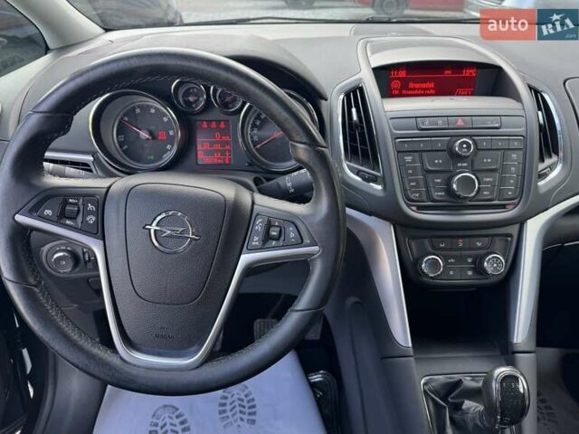 Синий Опель Zafira Tourer, объемом двигателя 2 л и пробегом 187 тыс. км за 10500 $, фото 37 на Automoto.ua