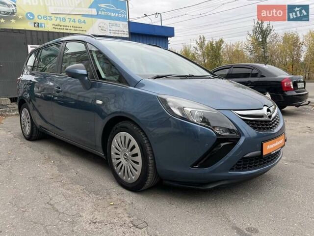 Синий Опель Zafira Tourer, объемом двигателя 2 л и пробегом 187 тыс. км за 10500 $, фото 56 на Automoto.ua
