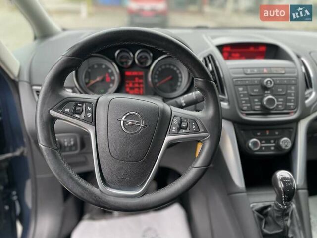 Синий Опель Zafira Tourer, объемом двигателя 2 л и пробегом 187 тыс. км за 10500 $, фото 44 на Automoto.ua